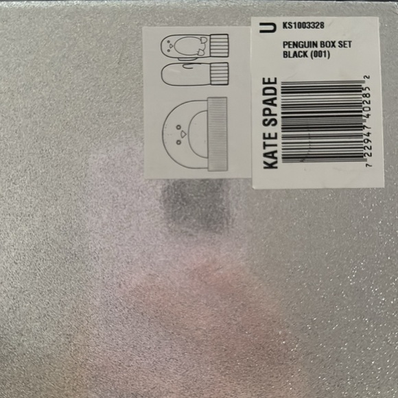 NWT Kate Spade Penguin Hat and Glove Set - Picture 4 of 4